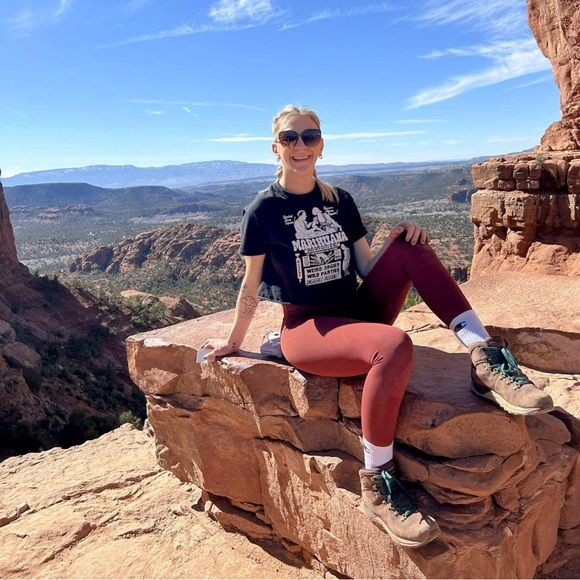 Meet your Posher, Alissa - Picture 2 of 3